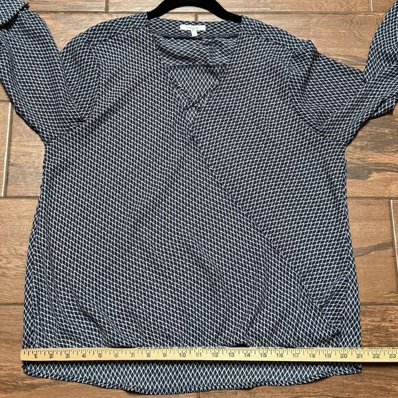 Maurices Blouse Blue White Flowy Surplice Criss Cross V-Neck Top Sz L - Picture 7 of 10